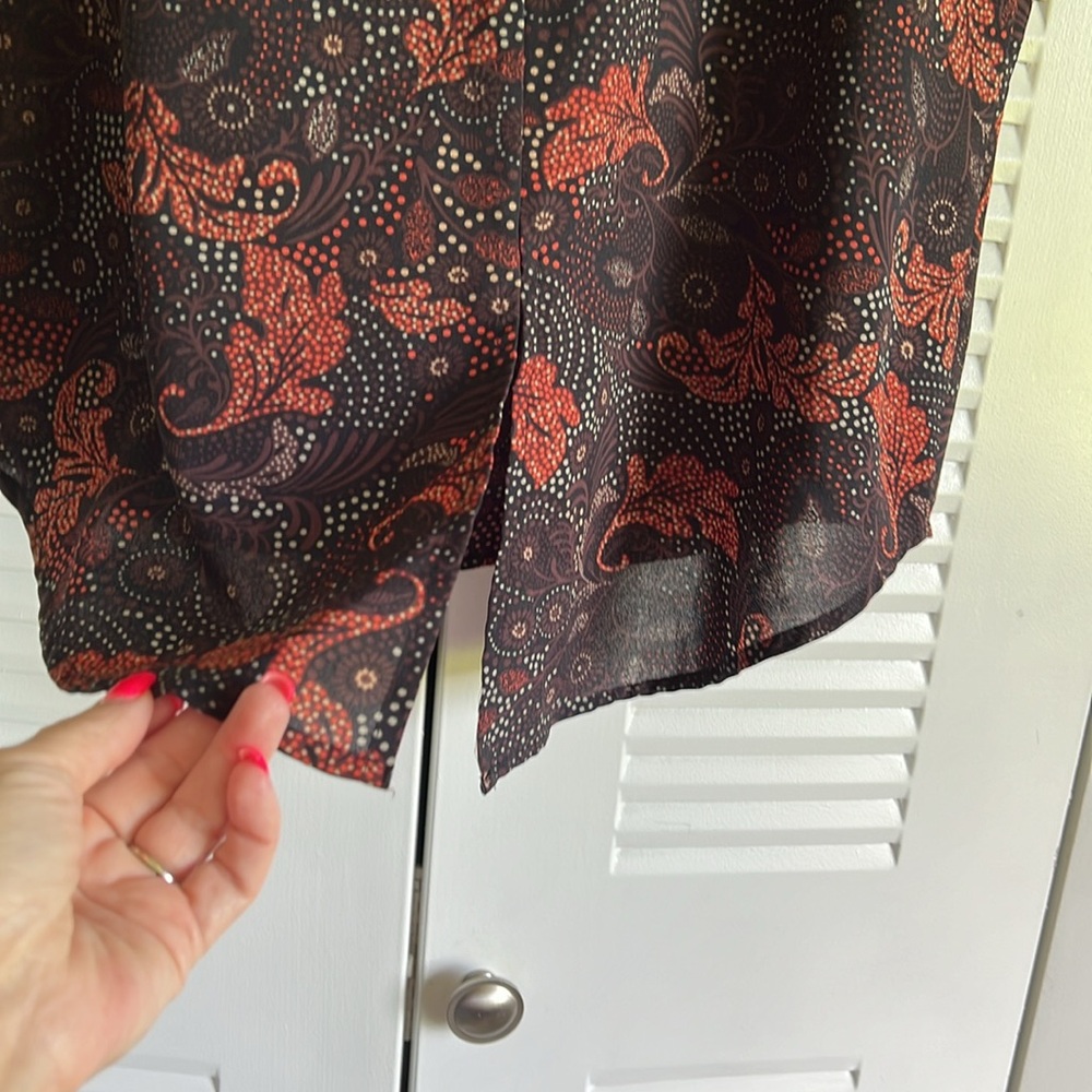 Sanctuary, sleeveless women’s button, blouse, floral and leaf design size large. - Picture 6 of 6